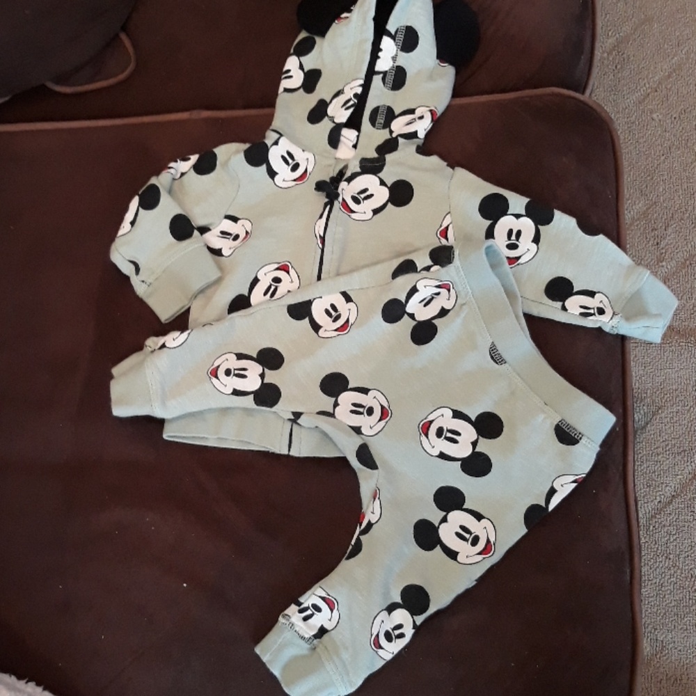 Mickey Mouse sweatsuit. Size 6-9 months